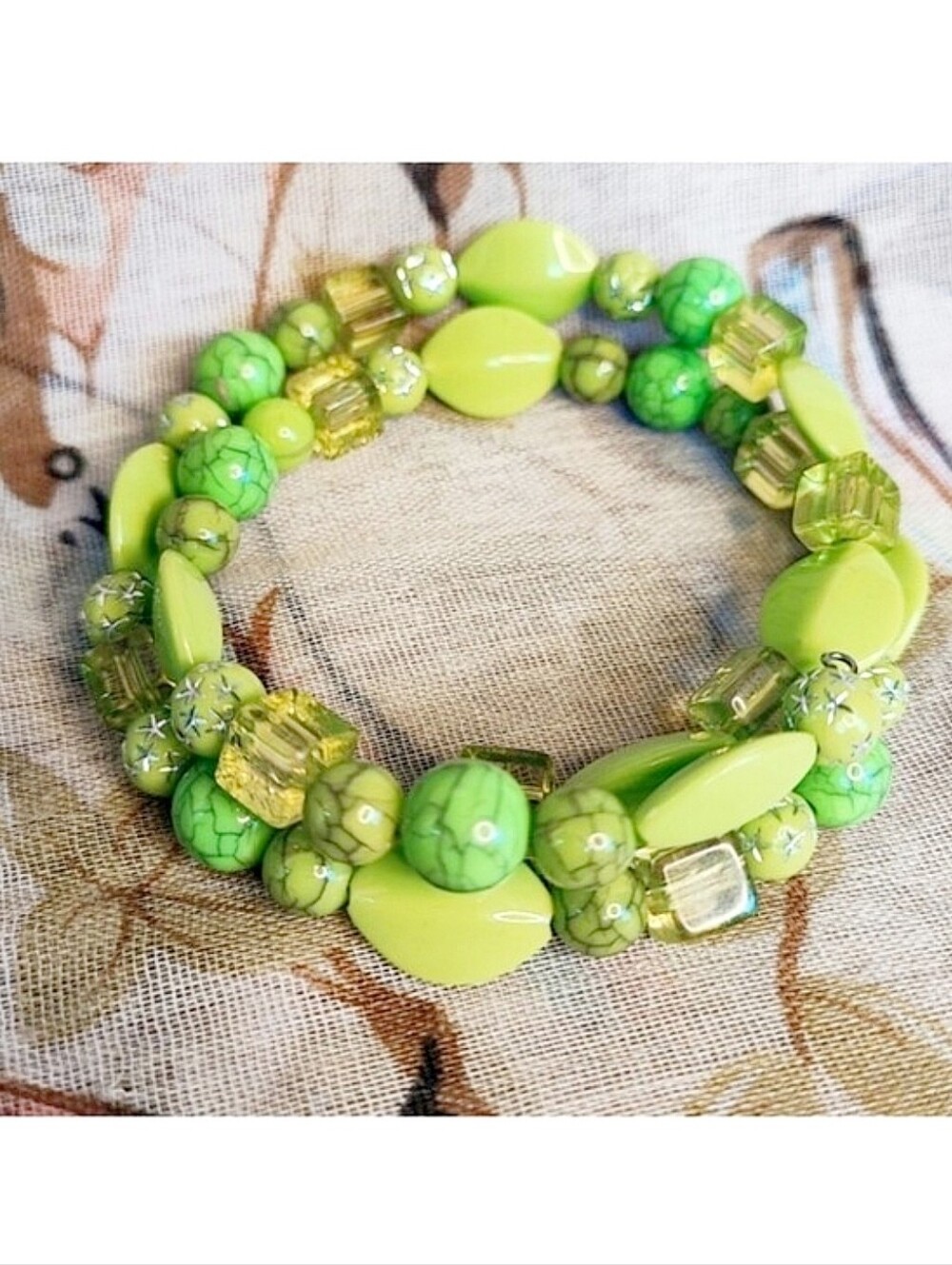 Pistachio Green Lucite Crackled Silver Atomic Beaded Cubed Memory Wire Bracelet